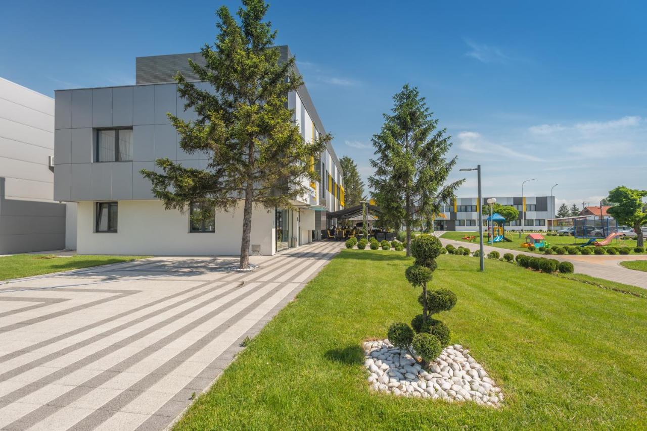 Hotel Stobex Loznica Esterno foto