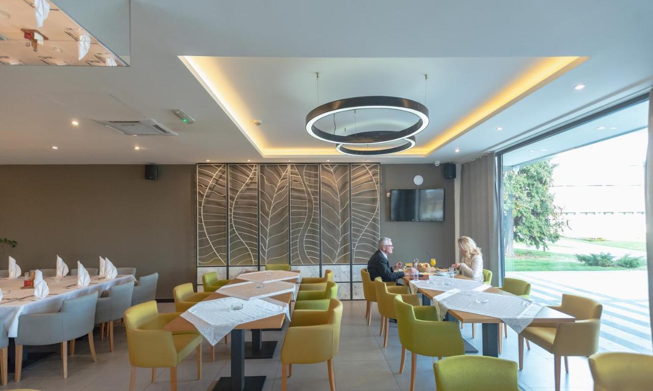 Hotel Stobex Loznica Esterno foto